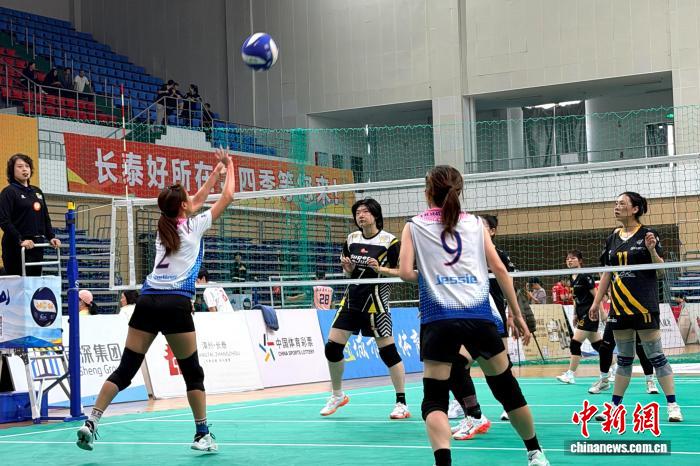 海内外近1500名气排球参赛者汇聚福建长泰，切磋