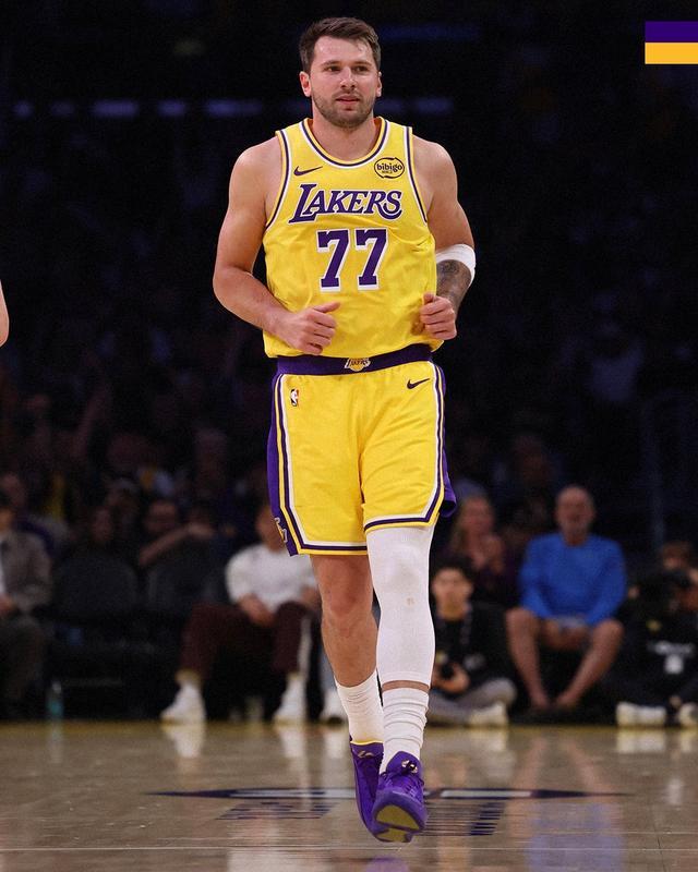 东契奇砍36分率队取胜 湖人客场力克火箭