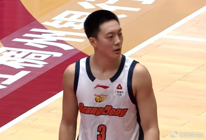 广东队惨败上海队16分 杜锋三失误成关键