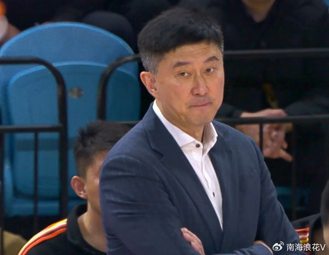 广东队惨败上海队16分 杜锋三失误成关键