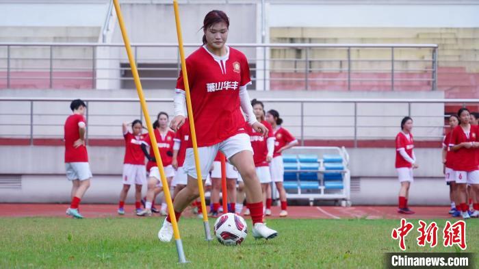 杭州九中女足首夺全国亚军 刷新浙江校园足球历