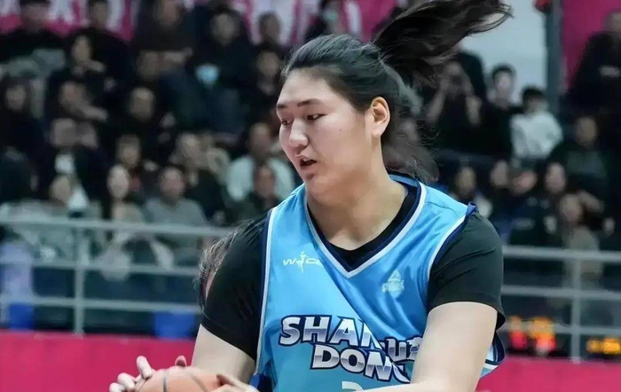 韩旭签WNBA训练营 张子宇伤缺 李梦高薪留洋